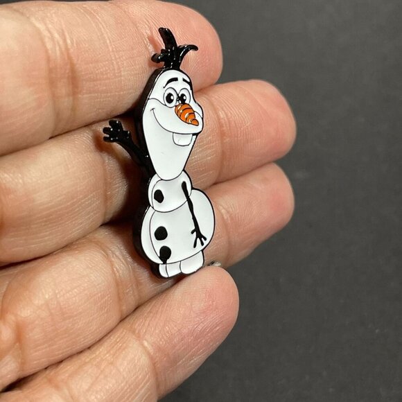 Olaf Snowman Lapel Pin Frozen Carrot Nose Badge Brooch Accessories Jewelry Pin - Picture 7 of 10